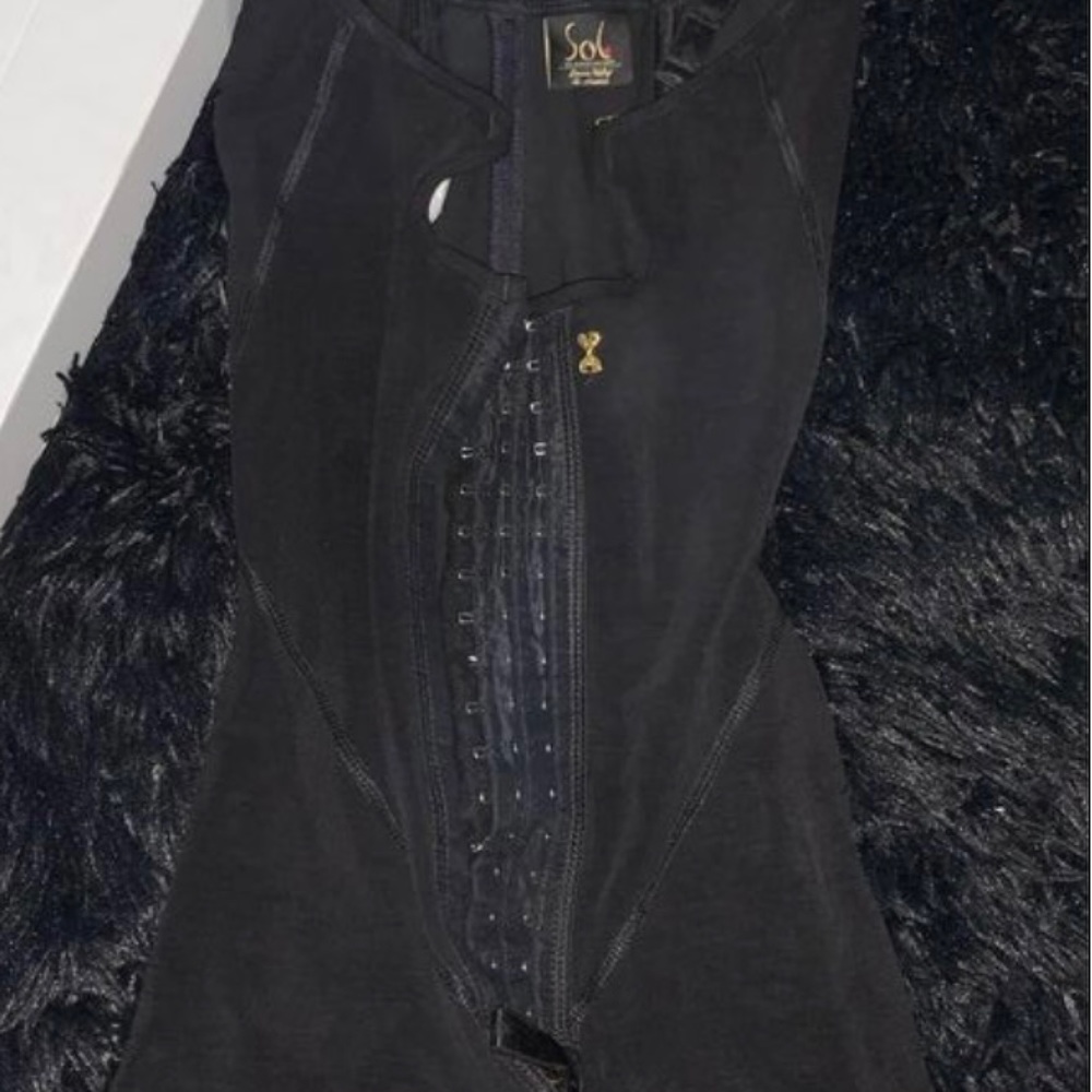 Good condition 2xs in the top and xl down